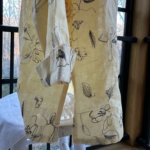 Tweeds Linen Pale Yellow Blouse With Black & White Floral Embroidery ~ 1X - Picture 13 of 15